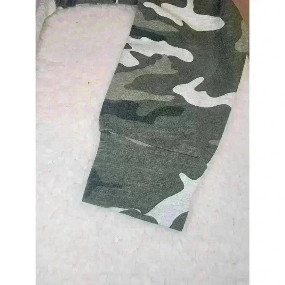 Monrow Sweatshirt Womens Small Gray Camo Soft Athleisure Gorpcore USA New - Picture 4 of 10